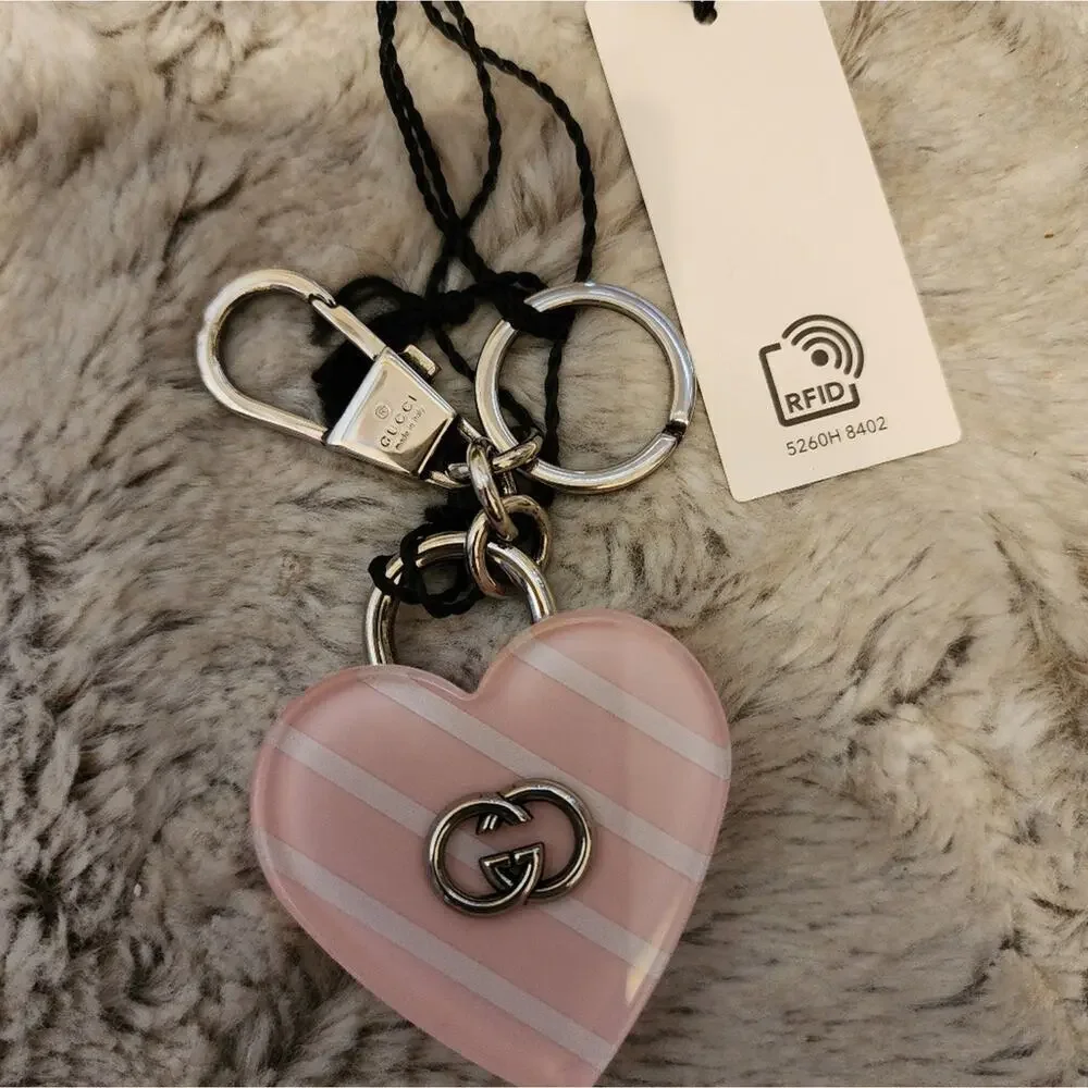 GUCCI NEW IN BOX AUTHENTIC HEART SHAPED KEY CHAIN